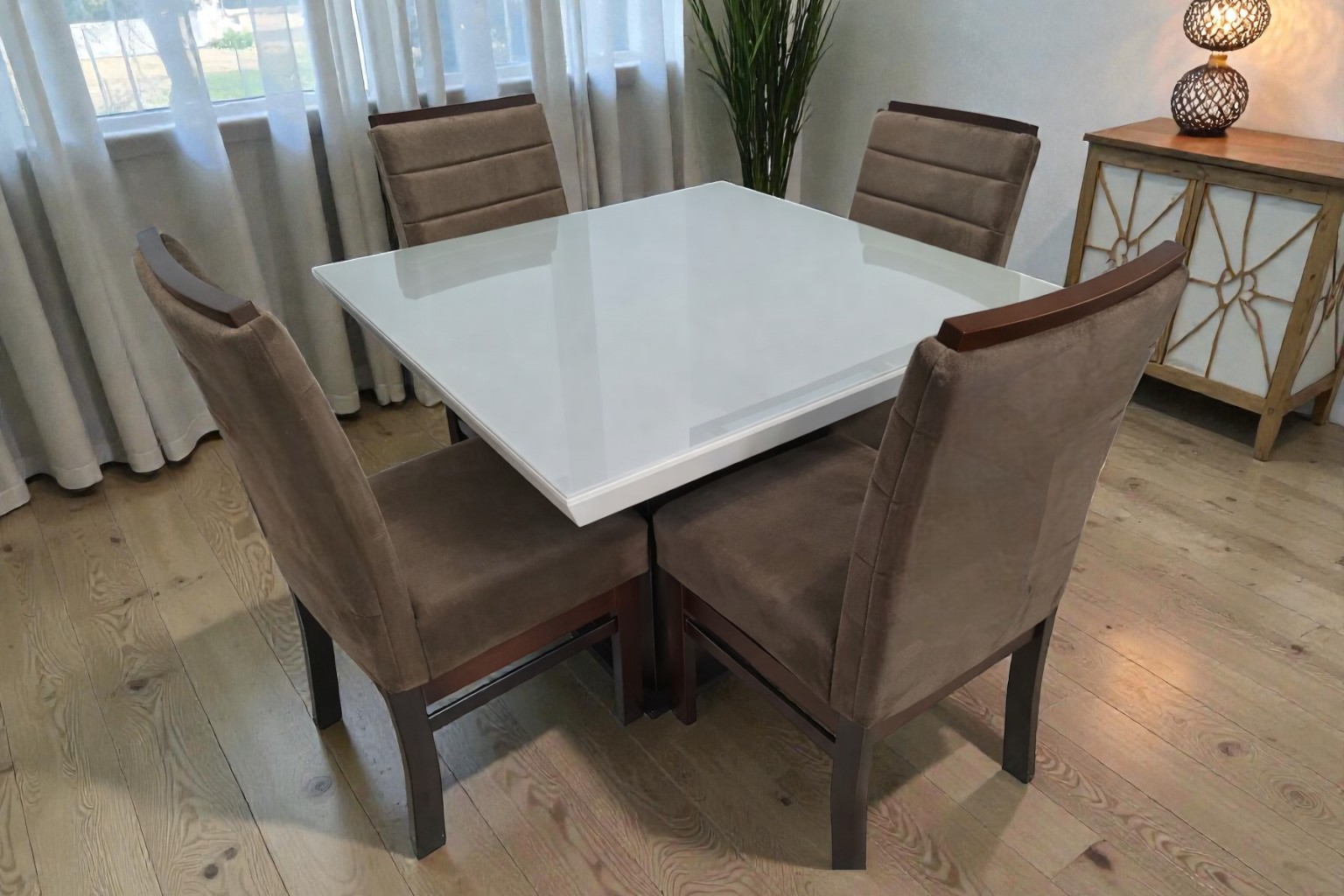 Mesa Vidro Ret. 1,20x80 c/ Pé Cent. c/ 4 Cad. Capri